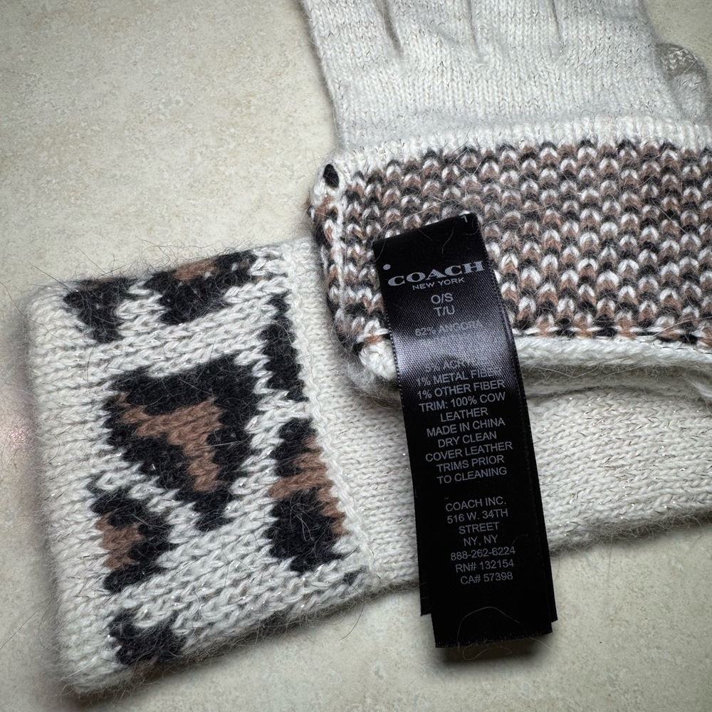 Coach Ocelot Tech Touch Leopard Pattern Knit Gloves Pre-owned - Picture 4 of 5
